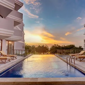 Wyndham Garden Kuta Bali Отель